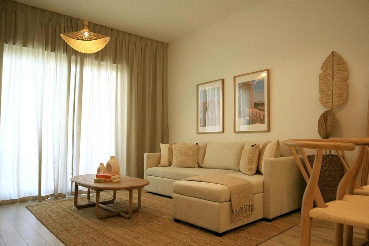 Otolo Homes On Yas Island With Complimentary Yas Theme Park Tickets *