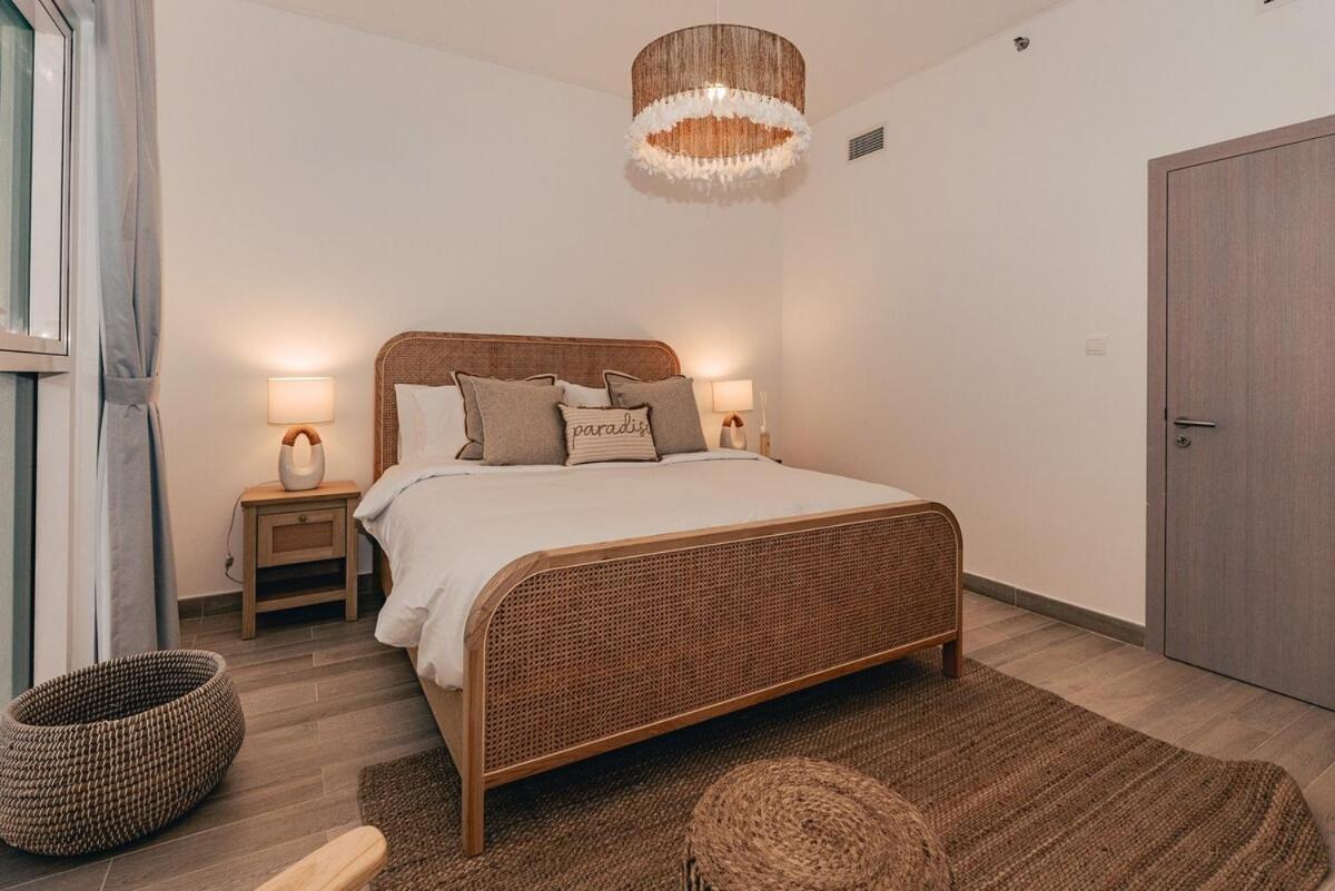 Otolo Homes On Yas Island With Complimentary Yas Theme Park Tickets *